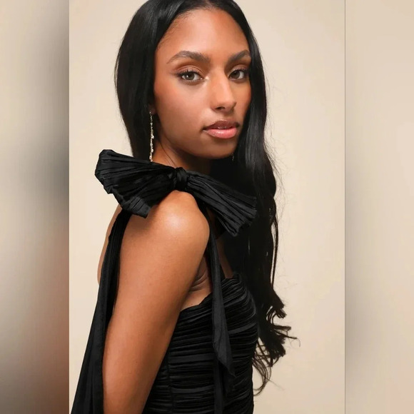 Lulu's Gorgeous Purpose Black Satin Pleated Sleeveless Bow Maxi Dress S Wedding - Picture 4 of 12